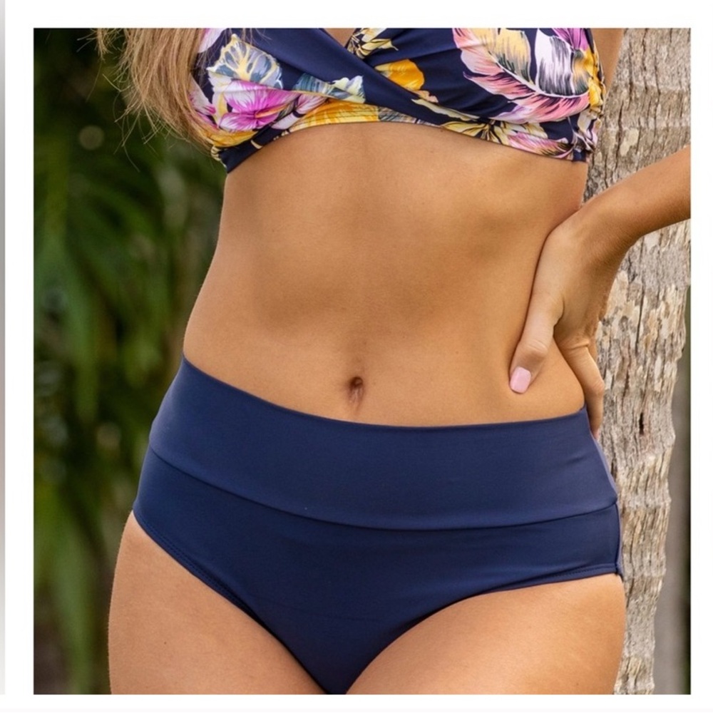 💙NWT 💙Hapari Navy Tummy Tuk Swim Bottoms